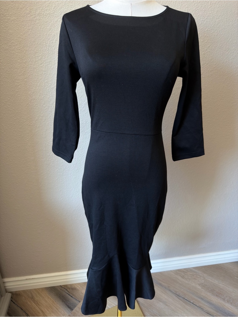 NWT Vfshow Classic Black Long-Sleeve Mermaid Midi Dress, XS - Picture 4 of 9